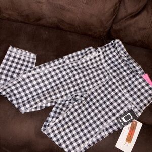 Checkered Capri Leggings in Black and White